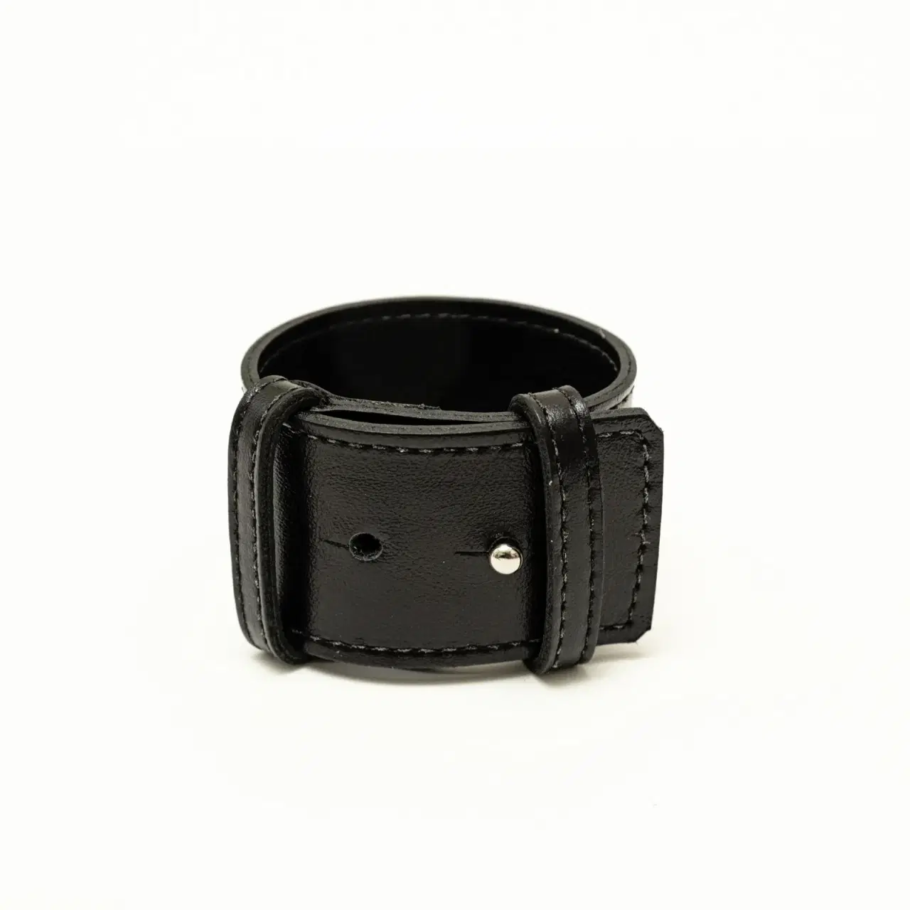 Bracelete em couro