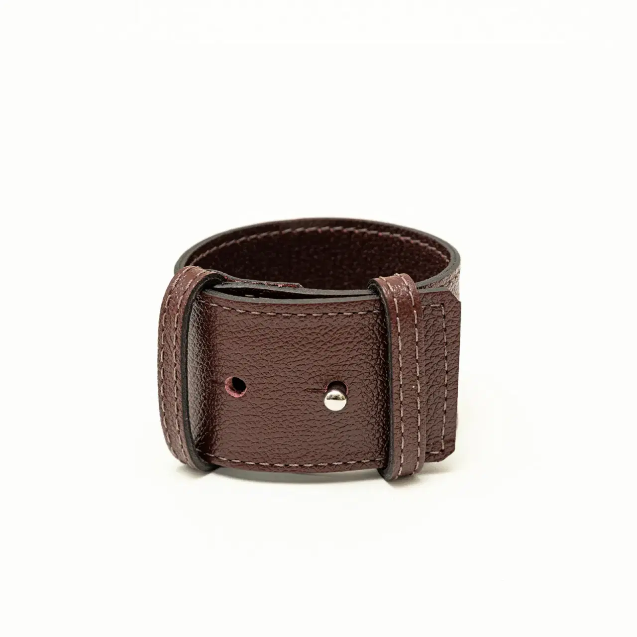 Bracelete em couro
