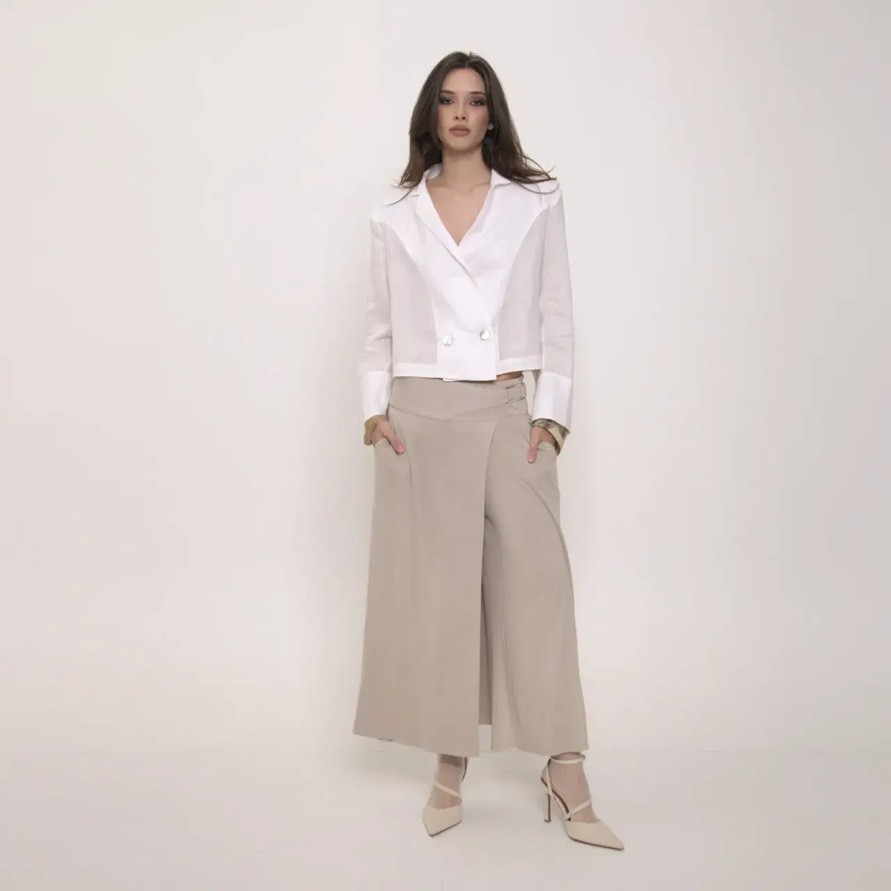 Saia-calça: a peça elegante que voltou a dominar o guarda-roupa feminino
